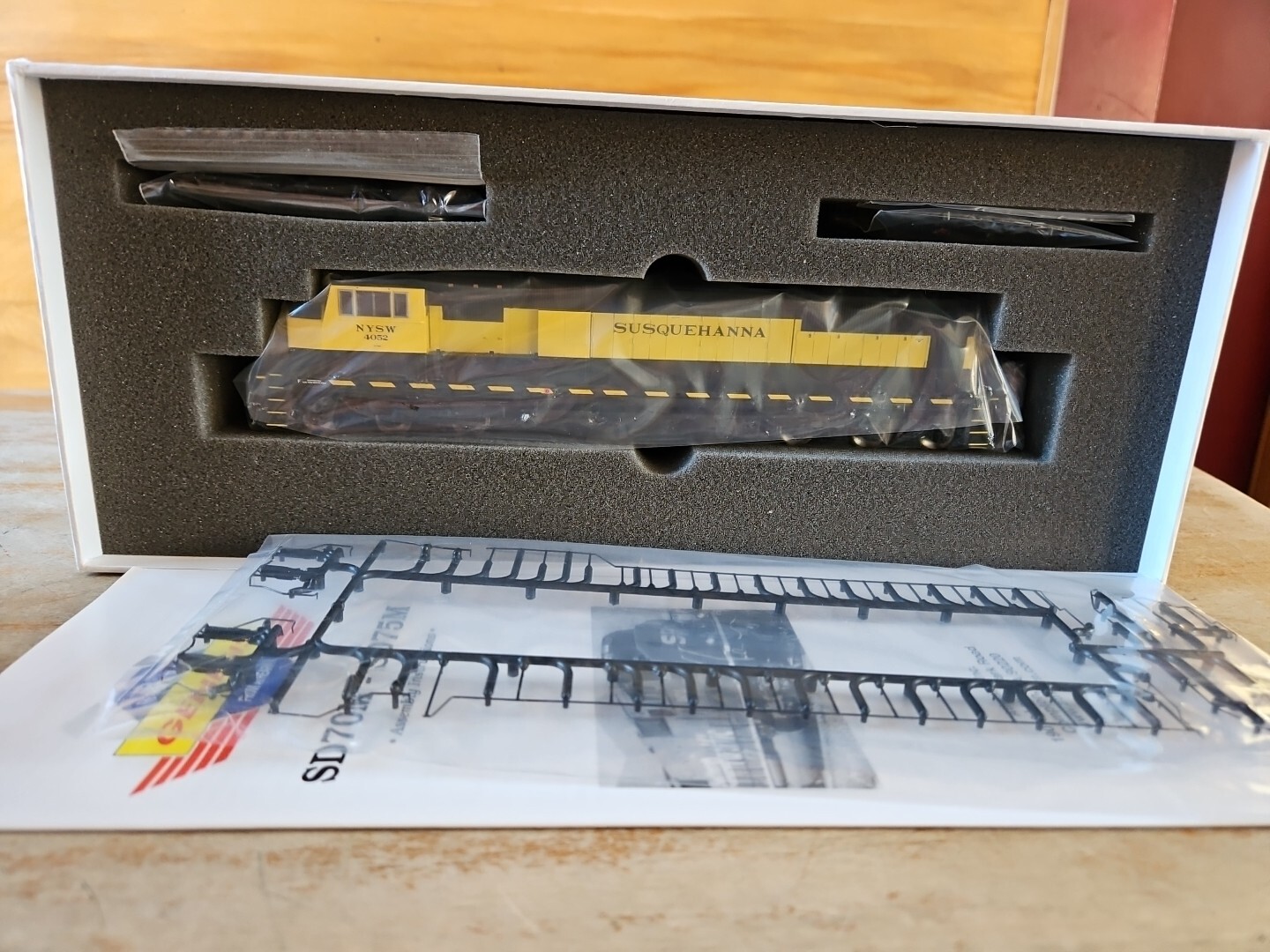 Athearn Genesis EMD SD70M Susquehanna #4052 0G6129 HO Locomotive NEW IN BOX