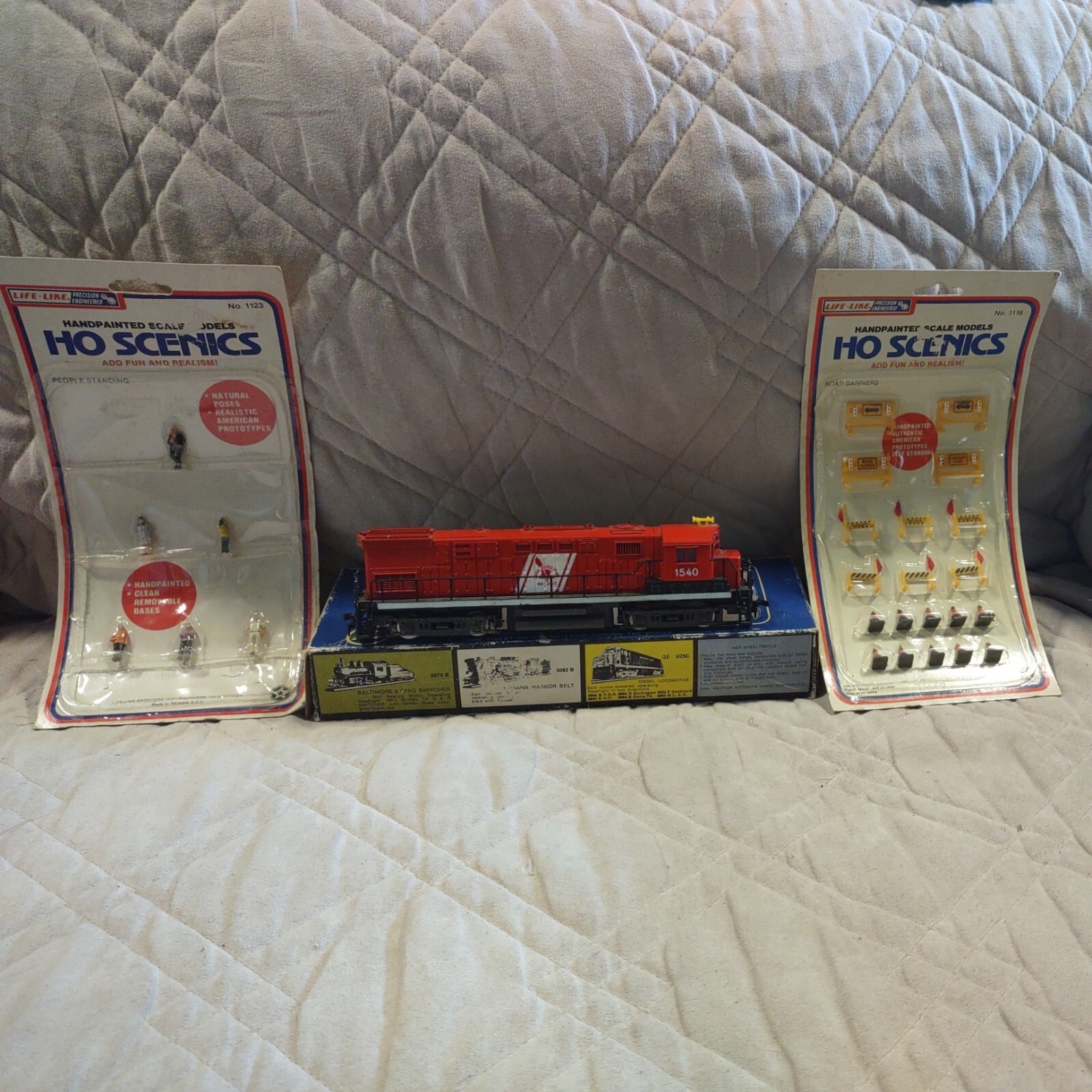 AHM HO #5015F ALCO CENTURY 424 CENTRAL OF NEW JERSEY ,#1540 Kay-be Toys + 2 Gift