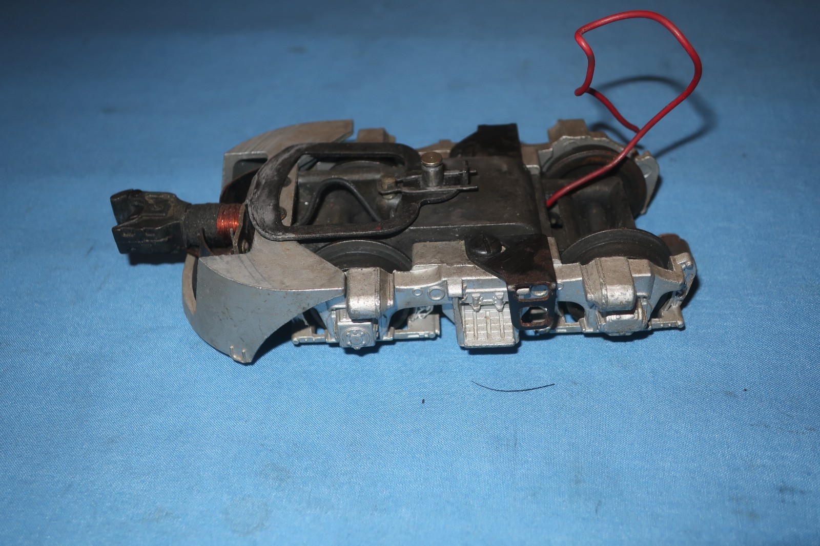 Lionel Postwar F3 Diesel Locomotive Dummy Front Truck with Electric Coupler.