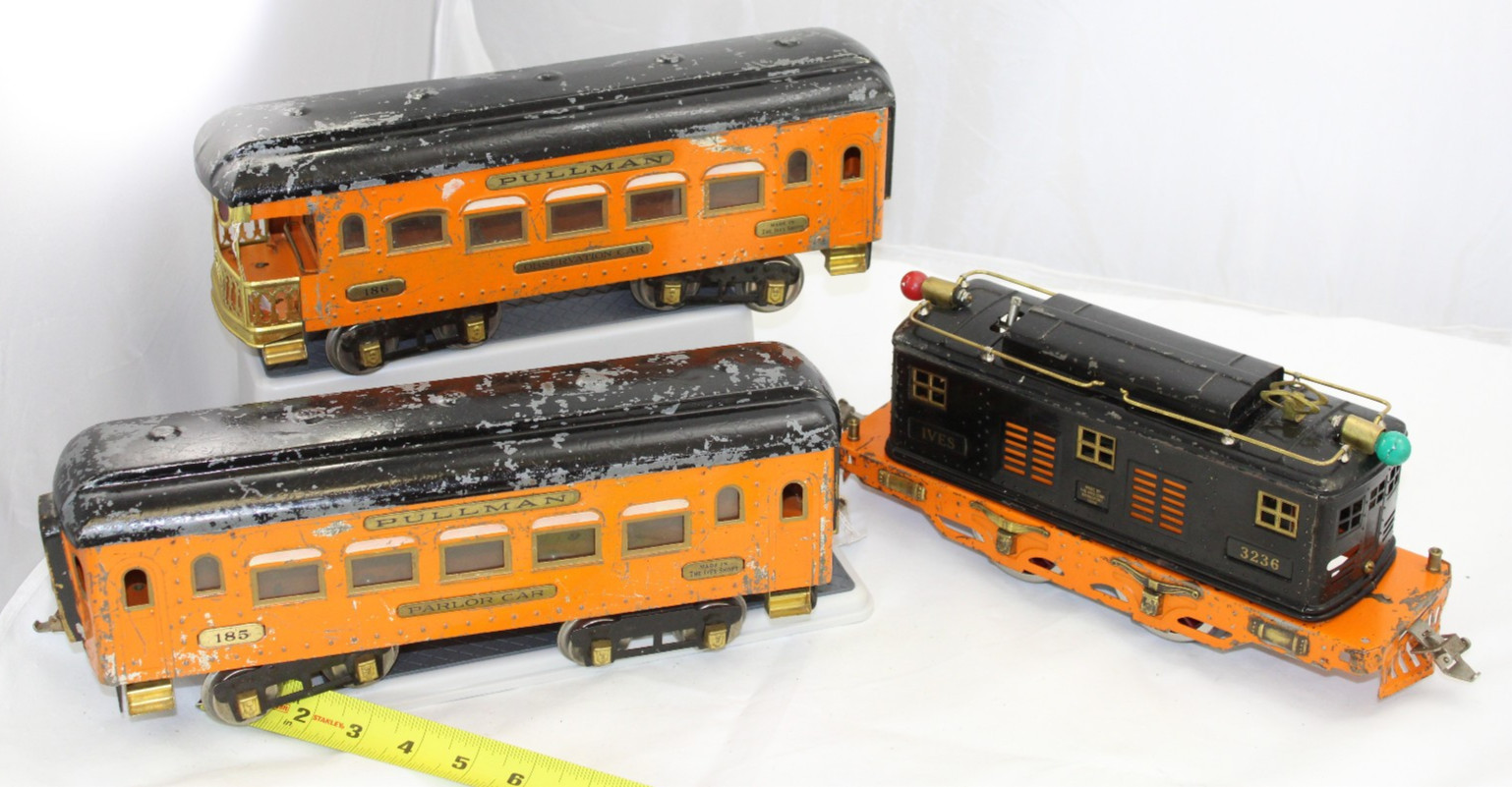 Pre-War Ives – Wide Gauge Halloween/Tiger Passenger Set – #1071 – 1930