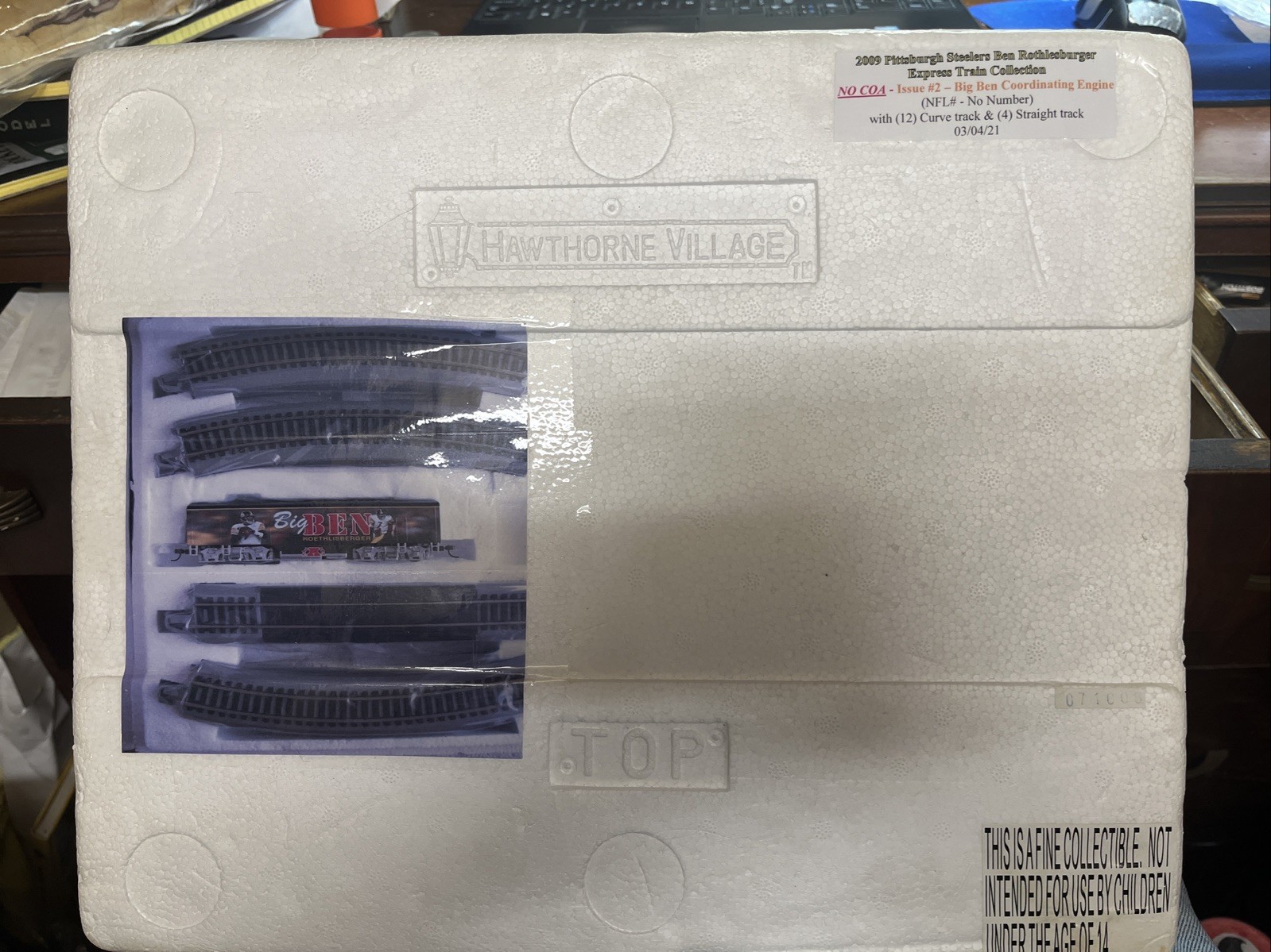 Hawthorne Village Ben Rothlesburger Express Train Coordinating unit & 16 Track