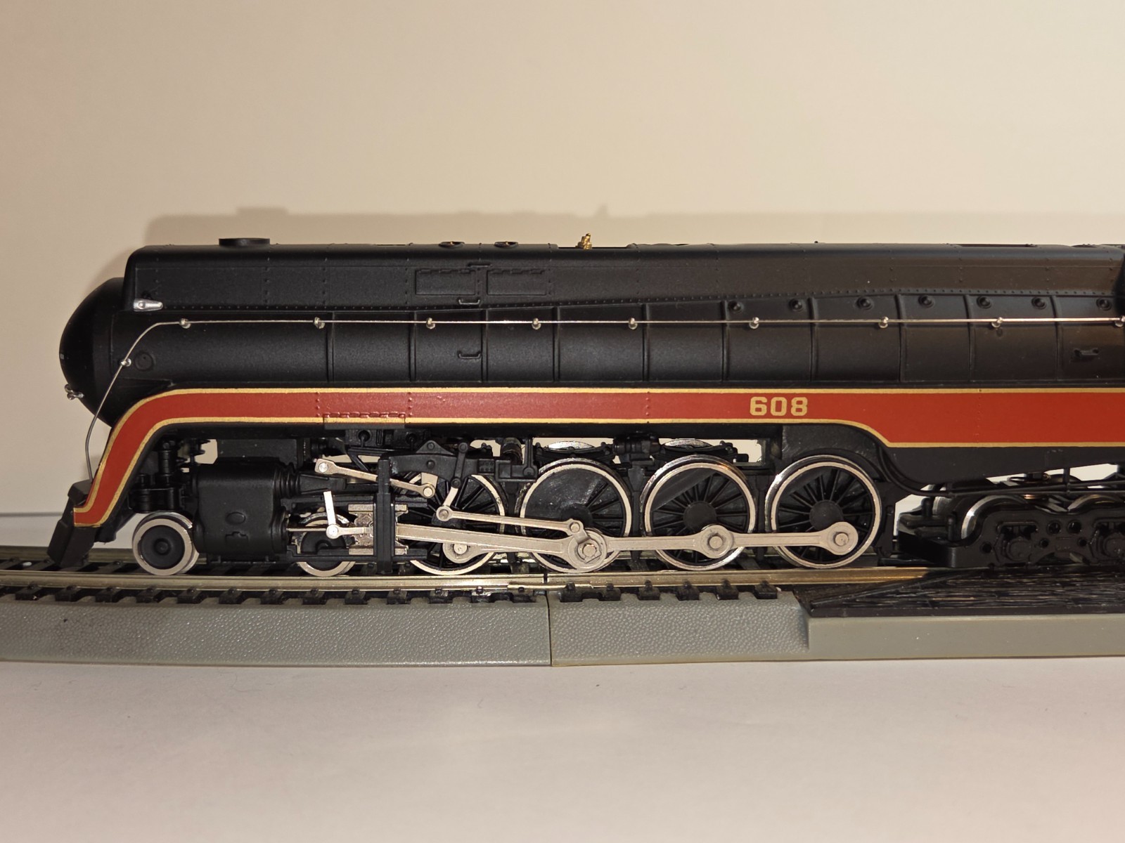 BACHMANN NORFOLK & WESTERN CLASS J 4-8-4 608 STEAM LOCOMOTIVE & TENDER (lot 101)