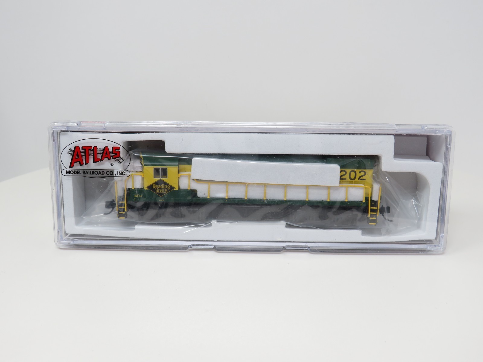 Atlas N 40006111 Reading #5202 Phase I ALCO C424 Diesel Locomotive