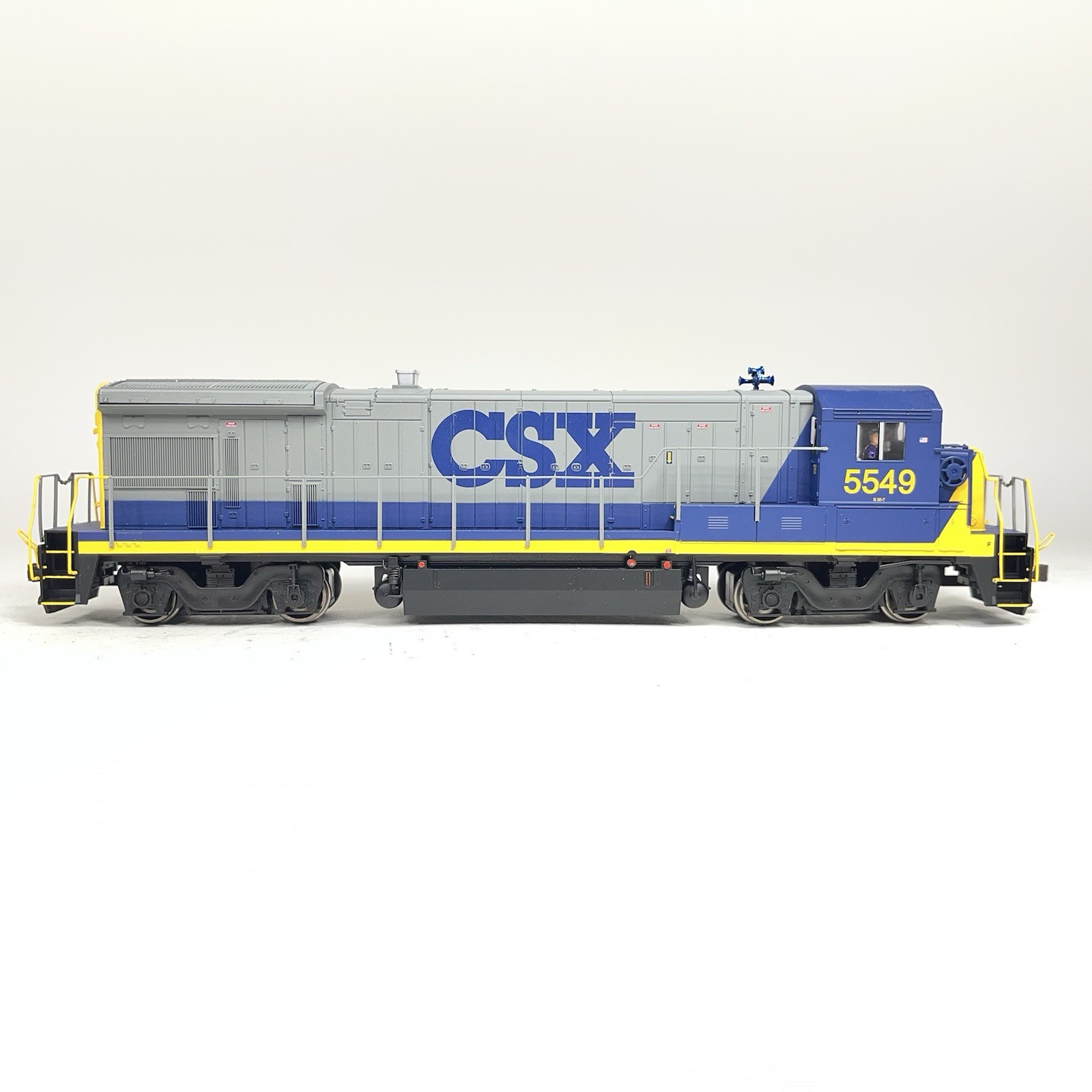 Atlas Silver HO CSX #5549 GE B30-7 DC Powered
