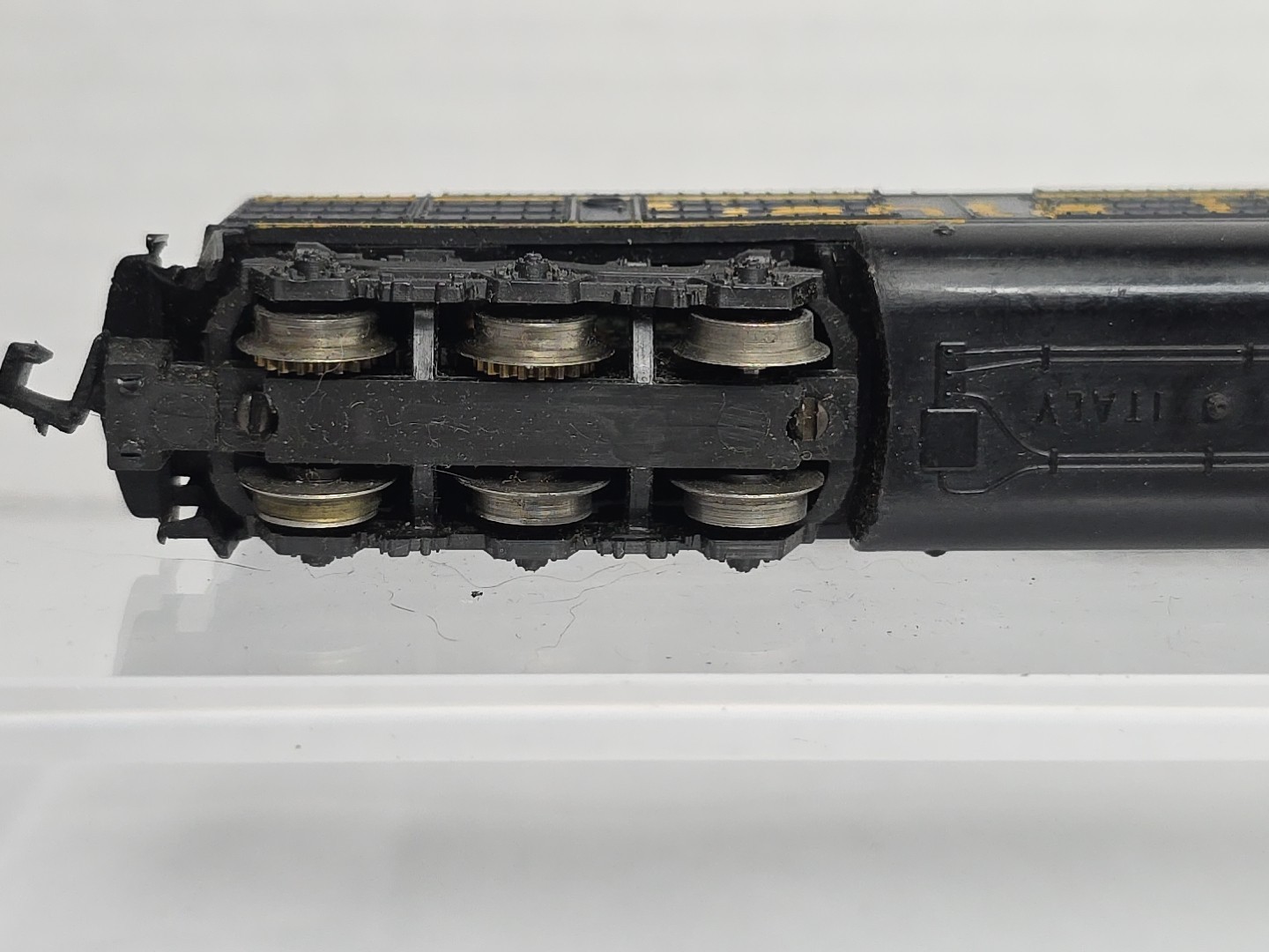N Scale Lima Santa Fe ATSF 3927 SD-75 Diesel Locomotive Runs Read Description (A