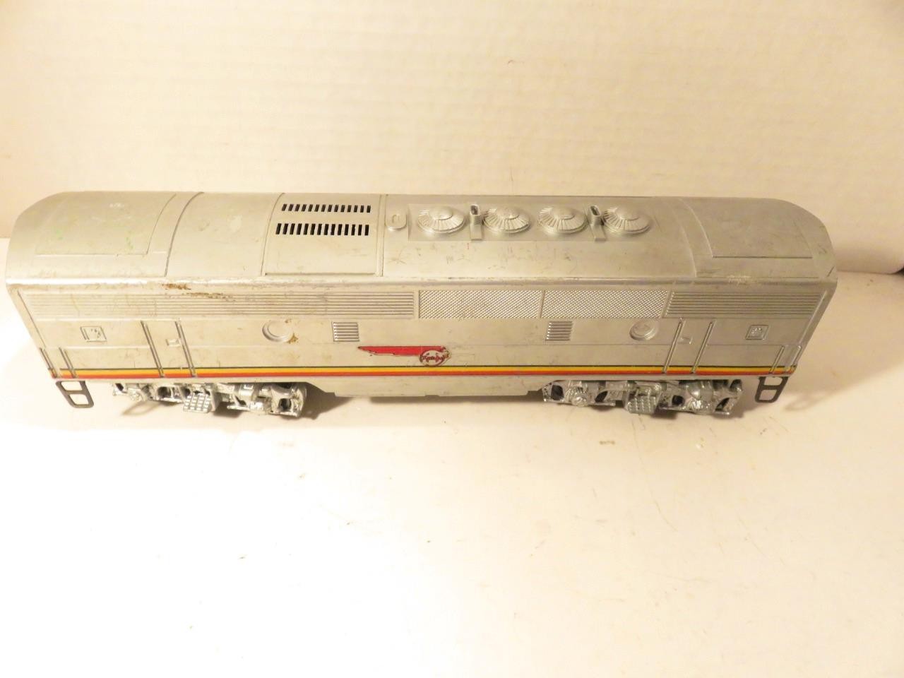 LIONEL POST-WAR SANTA FE F-3 B UNIT- SILVER TRUCKS – ORIGINAL- FAIR- W79