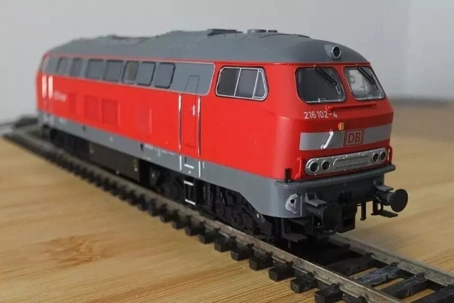 Brawa 0384 HO gauge DB BR 216 diesel locomotive in DB Cargo livery