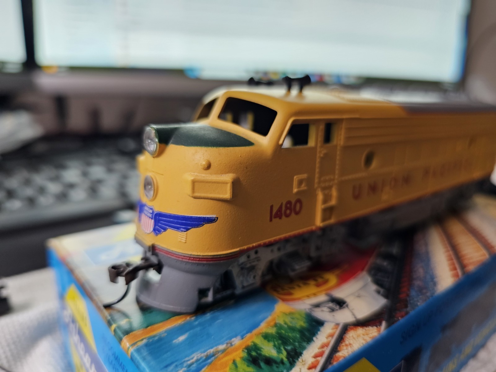 ATHEARN 3013 UNION PACIFIC F7A DUMMY UNIT#1480 C7 METAL WHEELS/E-Z MATE COUPLERS