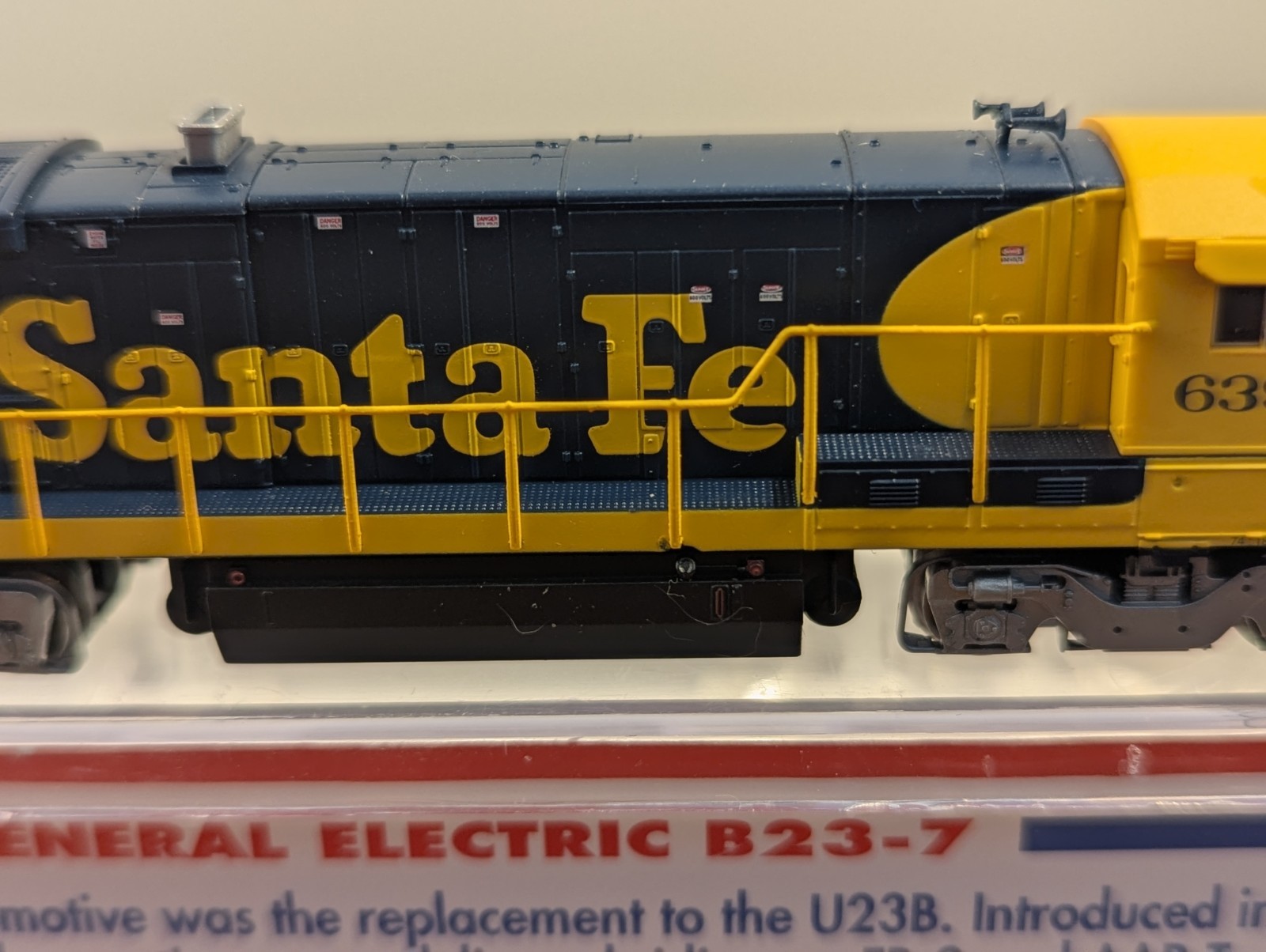 Atlas N Scale GE B23-7 Santa Fe #6390 DCC Ready