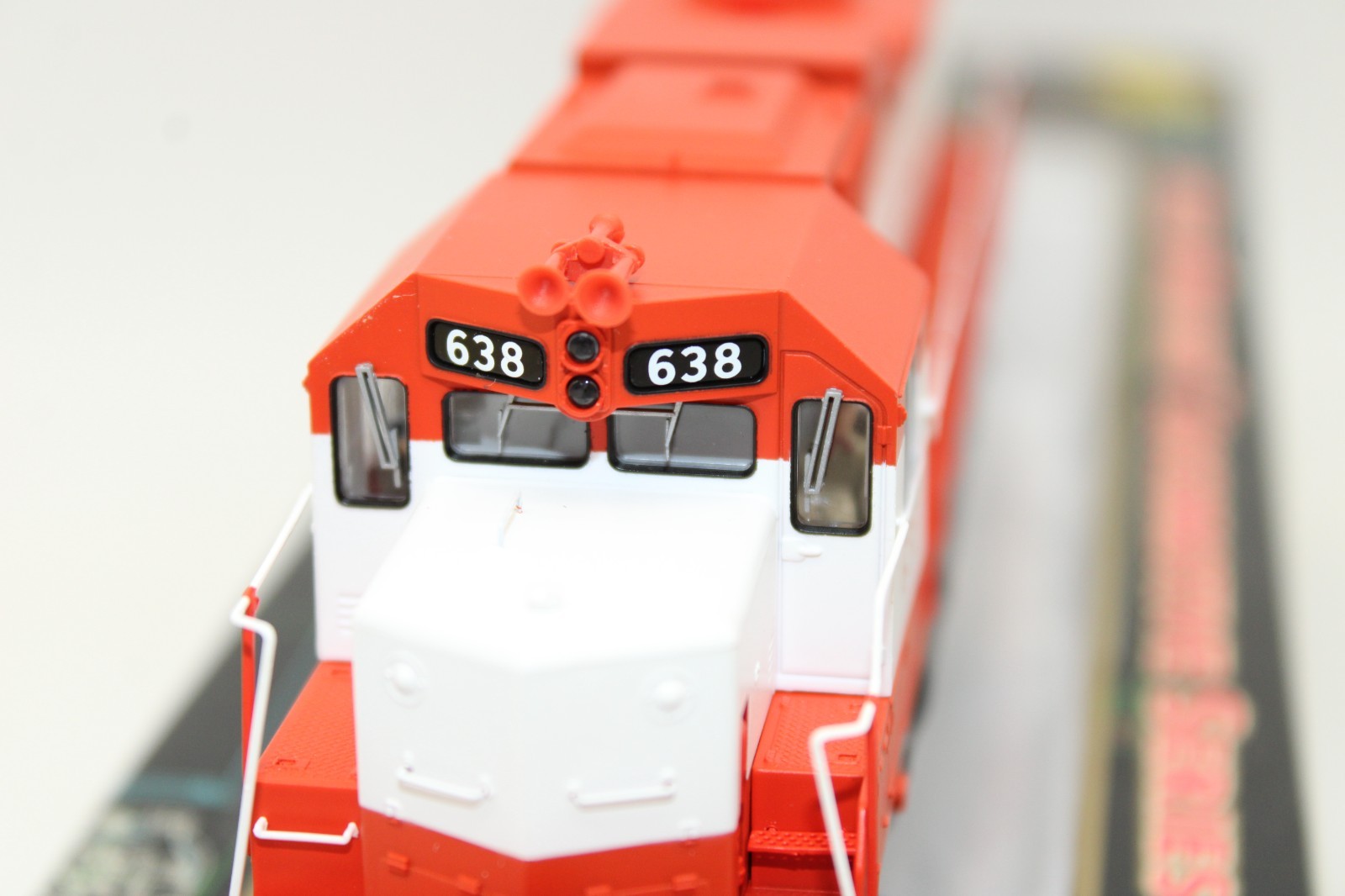 Atlas Master HO Scale Frisco EMD GP38 Low Nose Diesel Locomotive #638 DCC