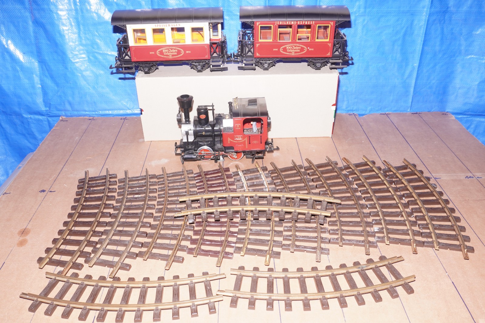 LGB G Steam Locomotive Set Stainz 1, 2 Cars + Track “100 Years Lehmann” OVP