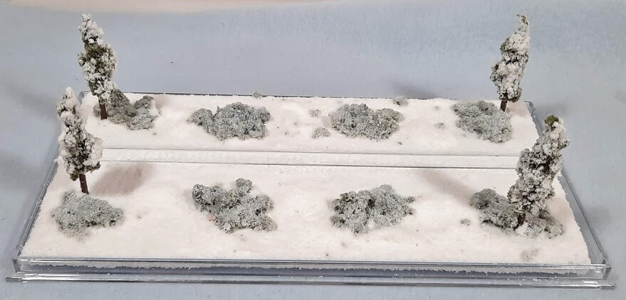 Z SCALE -SINGLE TRACK 8″ -DISPLAY CASE -“WINTER SCENE” FOR ANY Z TRAINS