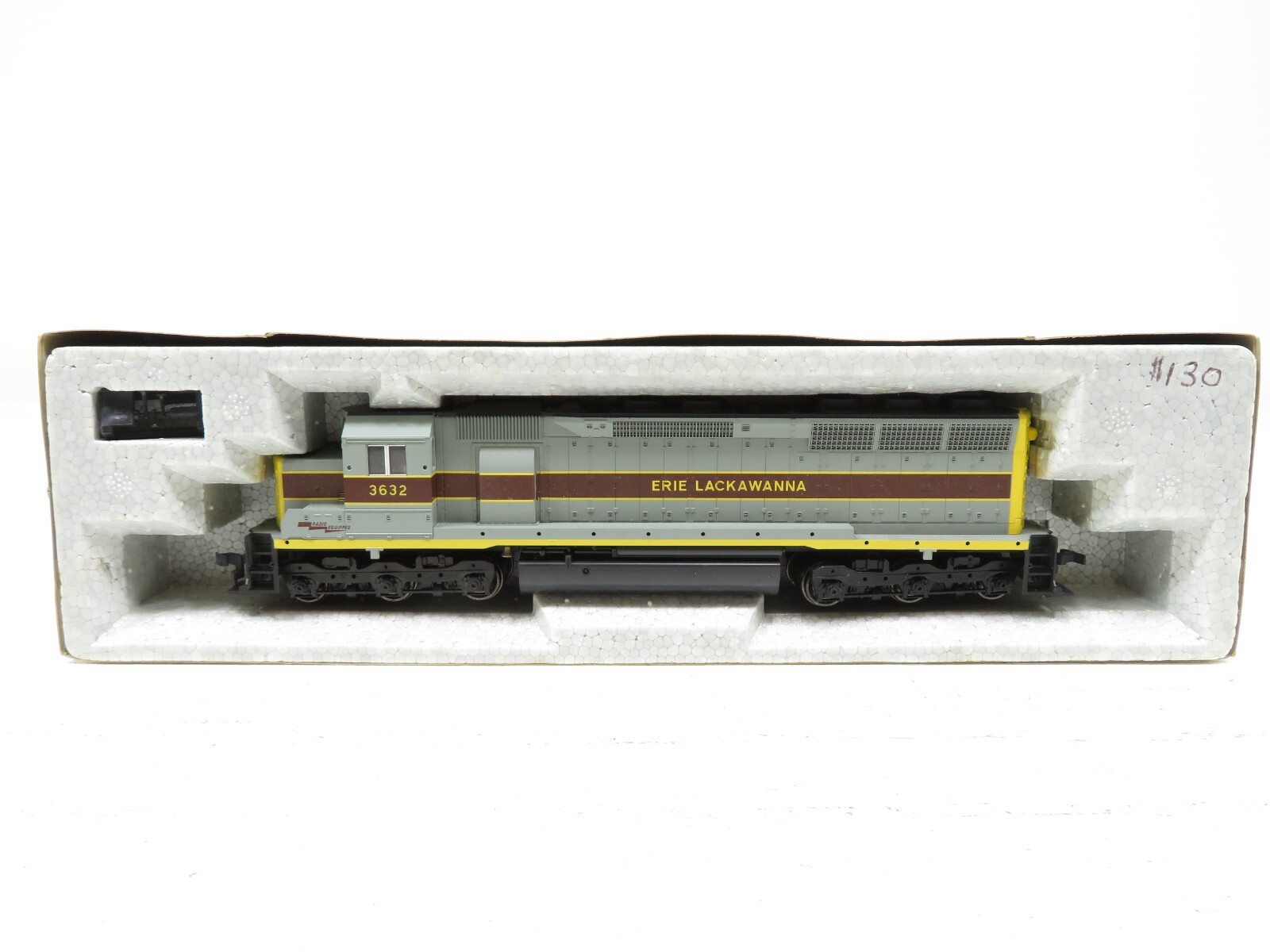 Kato 37-1705 HO Erie Lackawanna SD45 Diesel Powered LN