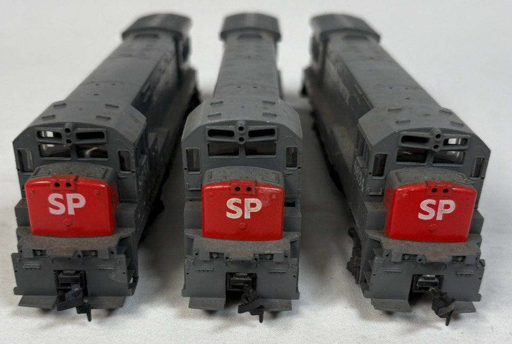 Lot of 3 Southern Pacific Diesel Locomotives 8634 HO Untested Used