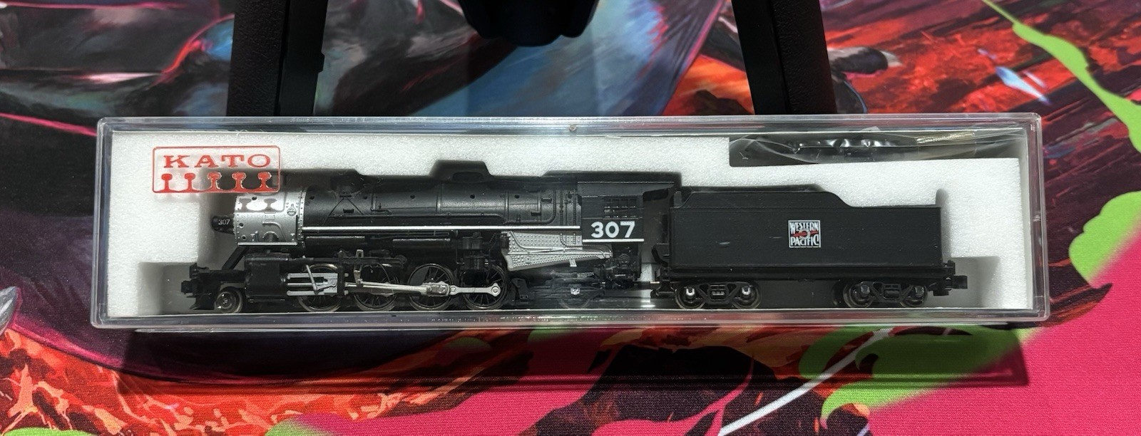 Kato – Item #126-0207 N Western Pacific Heavy Mikado 2-8-2 #307 – Pre-Owned.