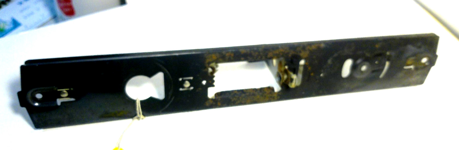 LIONEL 400 OR 404 POWERED RDC-9, BUDD CAR FRAME WIHT ALL SOCKETS AND BRACKETS.