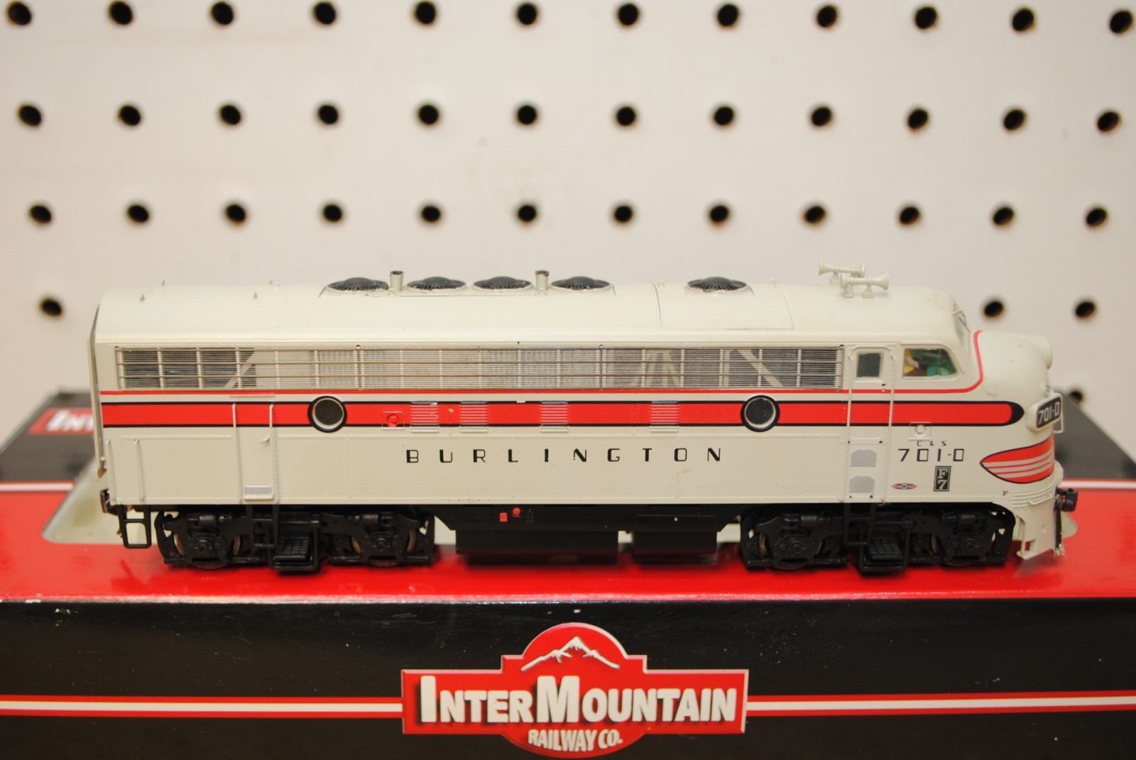 InterMountain Railway Co. 49007-08 CB&Q Burlington #701D EMD F7A Diesel Loco HO