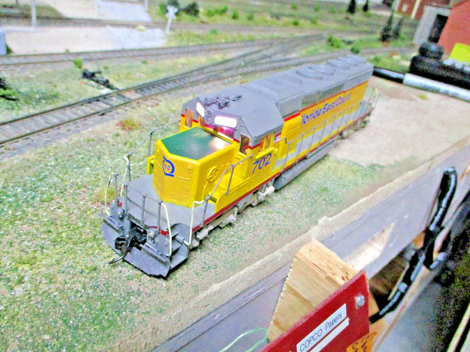FEC 702 x-UP, ATHEARN SD40-2 CUSTOMPAINT,KEEP ALIVE,TSUNAMI DC/DCC/SND,DITCHLITE