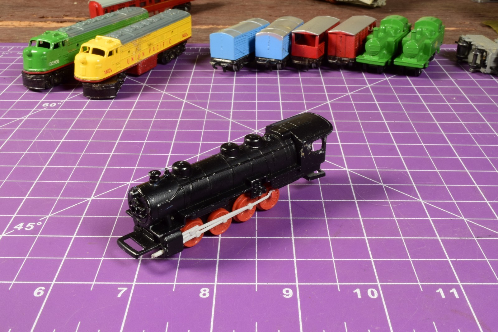 N/OOO SCALE – Lone Star Treble-O-Trains 0-8-0 Steam Locomotive