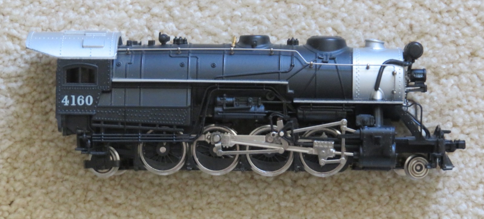 BACHMANN HO Scale MIKADO 2-8-2 Southern Pacific #4160 Locomotive + Tender in Box