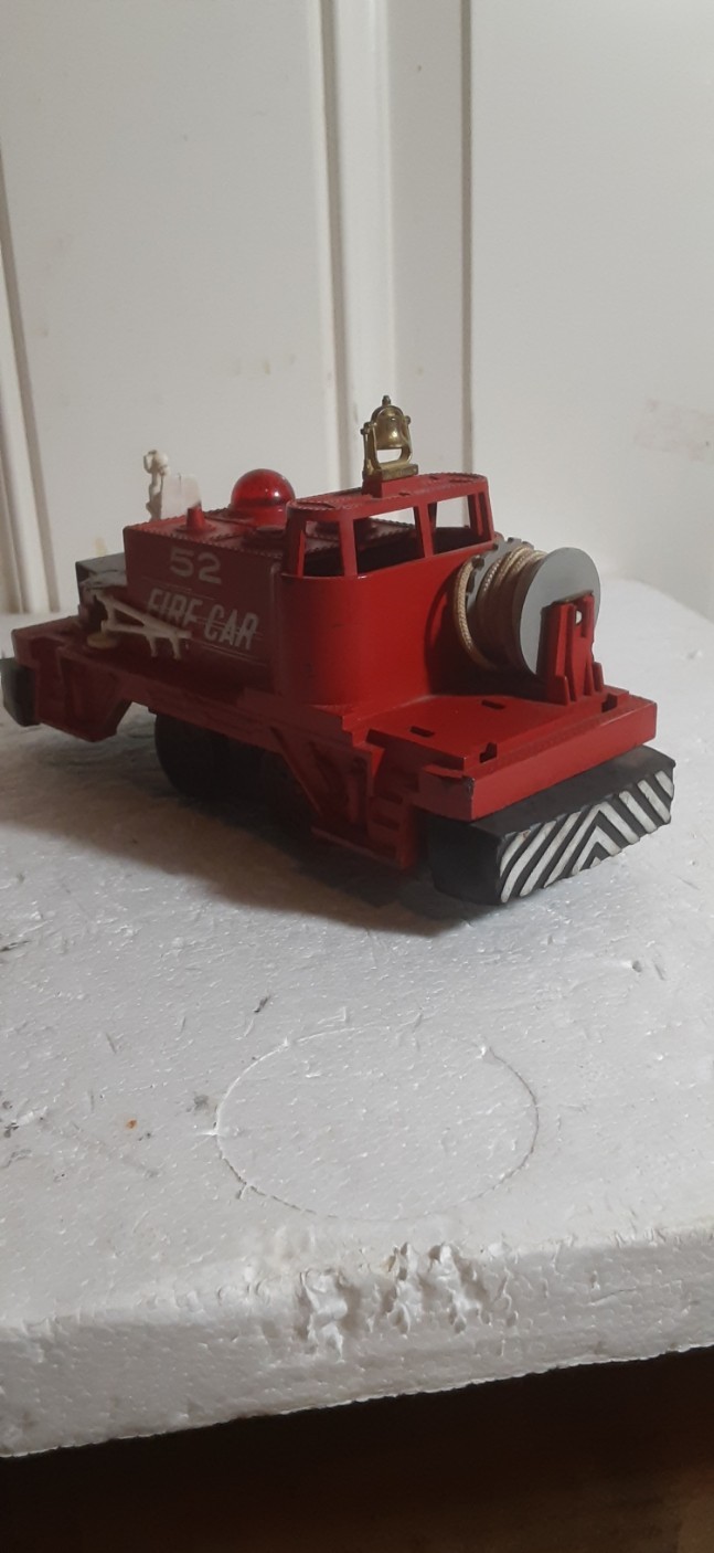 Lionel post war#52 FIRE CAR-runs forward&reverse(see description)
