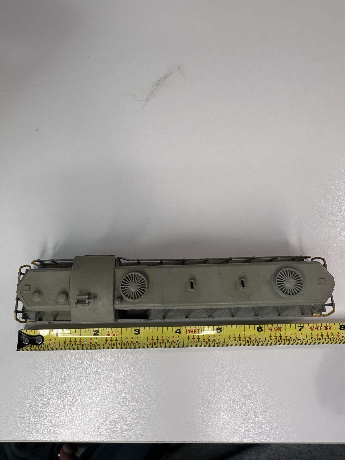 AHM EMD GP-18 Diesel Loco L&N #902