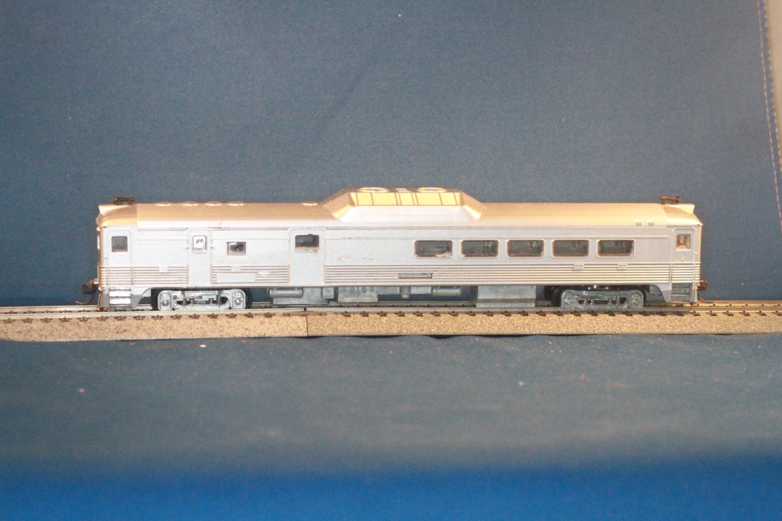 JP HO Athearn Budd RDC-3 RPO Rail Diesel Car New Haven – Unpowered
