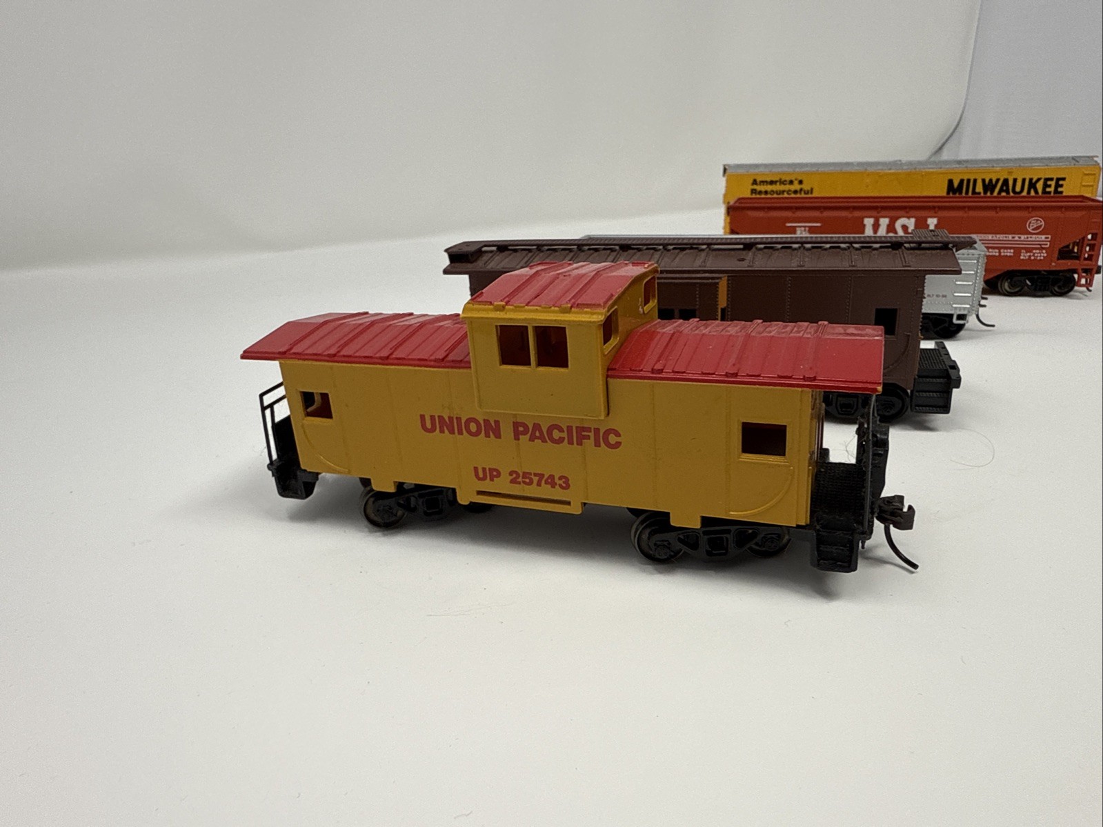 Bachmann and Others Lot UNION SOUTHERN PACIFIC Locomotive Caboose