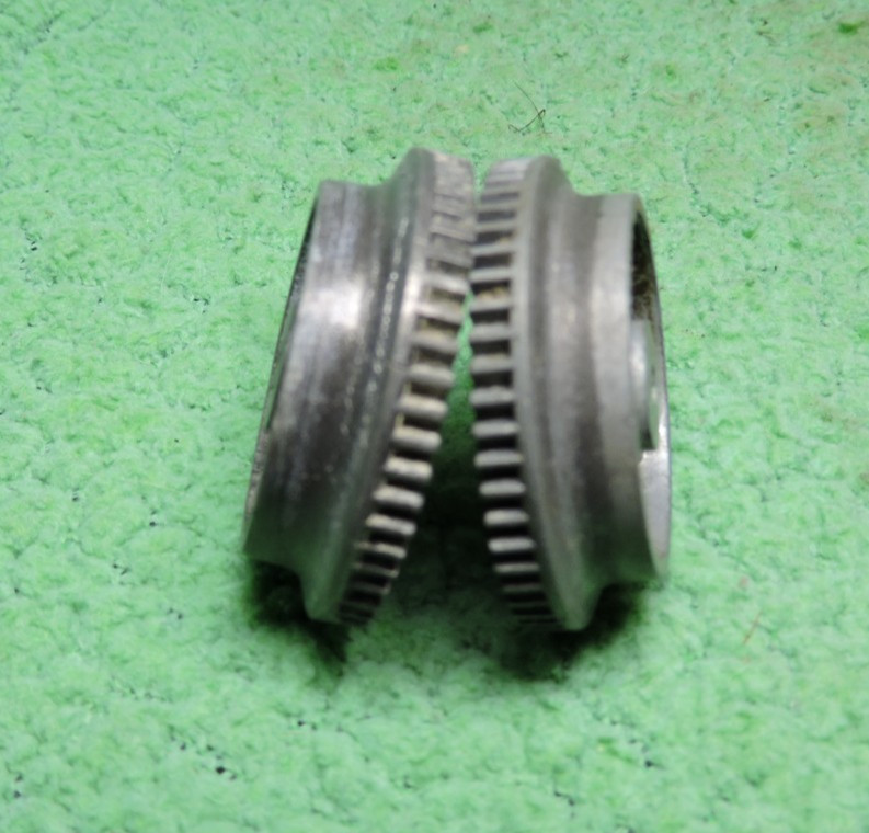 2) O GAUGE WIND-UP 10 SPOKE GEARED LOCOMOTIVE WHEELS – PARTS fits? Lot J