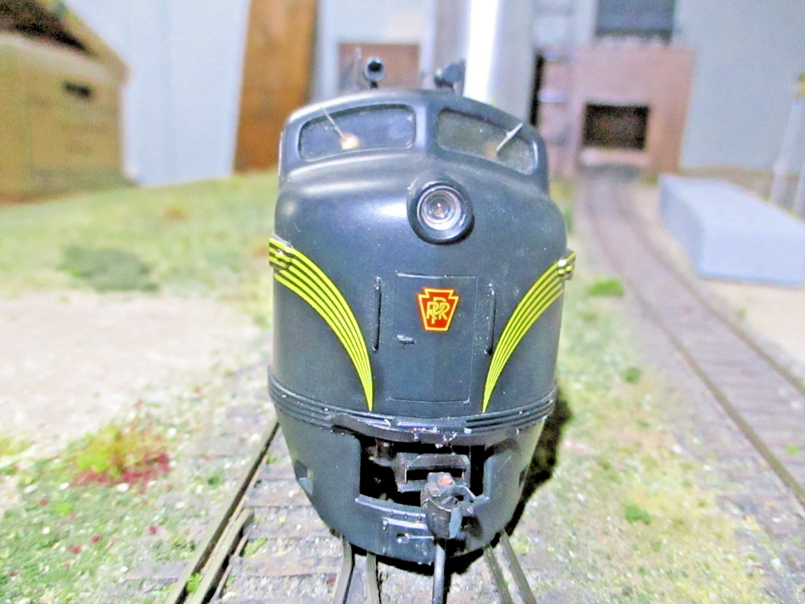 PRR 5851A EMD E7A BROADWAY LIMITED 753,BRUNSWWICK GREEN WITH ANTENNAS,DCC/SOUND