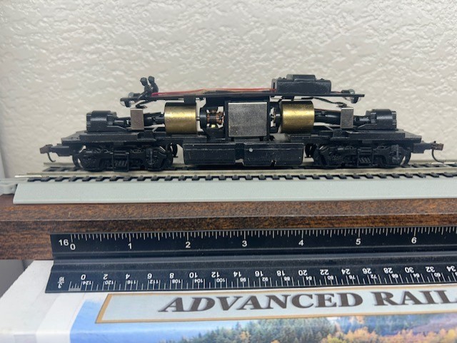 BL2 ROCK ISLAND loco – DC ANALOG HO Scale “CARBODY STYLE” PASSENGER OOP DISPLAY