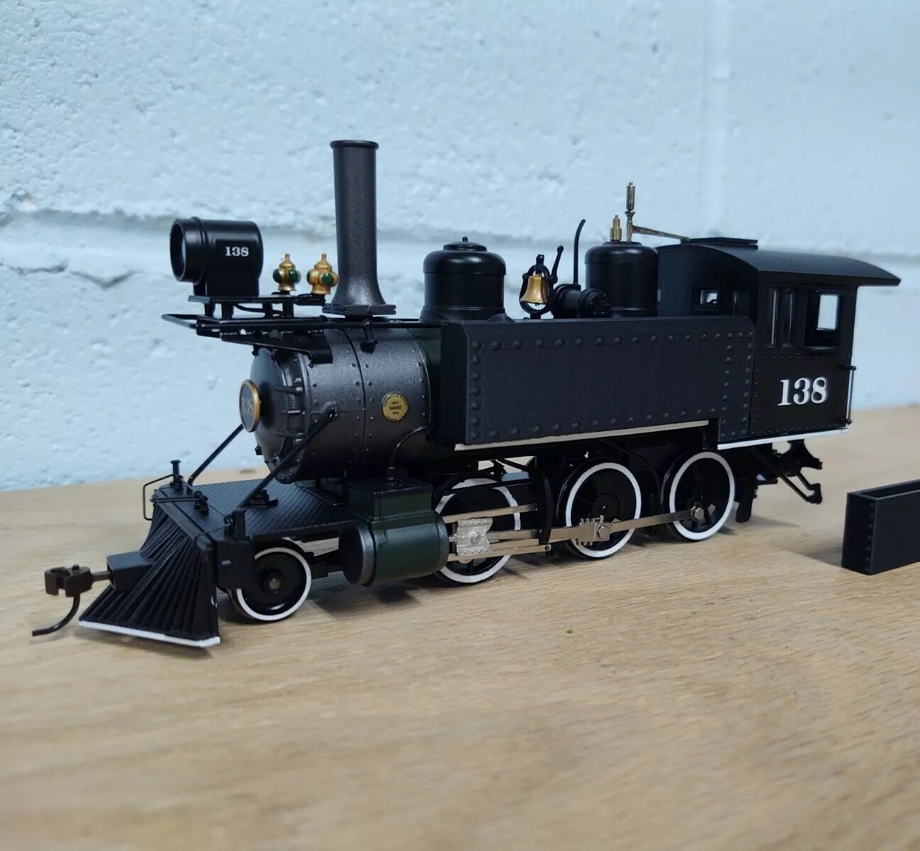 On30 LONG SIDE TANKS AND BUNKER for Bachmann Mogul 2-6-0. RESIN 3D Print.