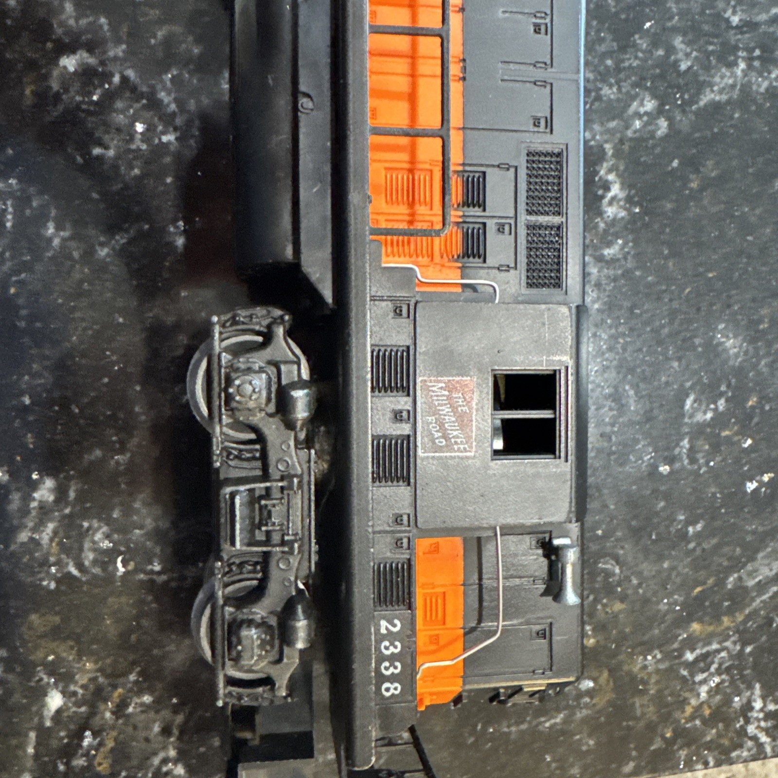 Vintage 1955-1956 Lionel O-Gauge Milwaukee Road GP-7 Diesel Locomotive 2338