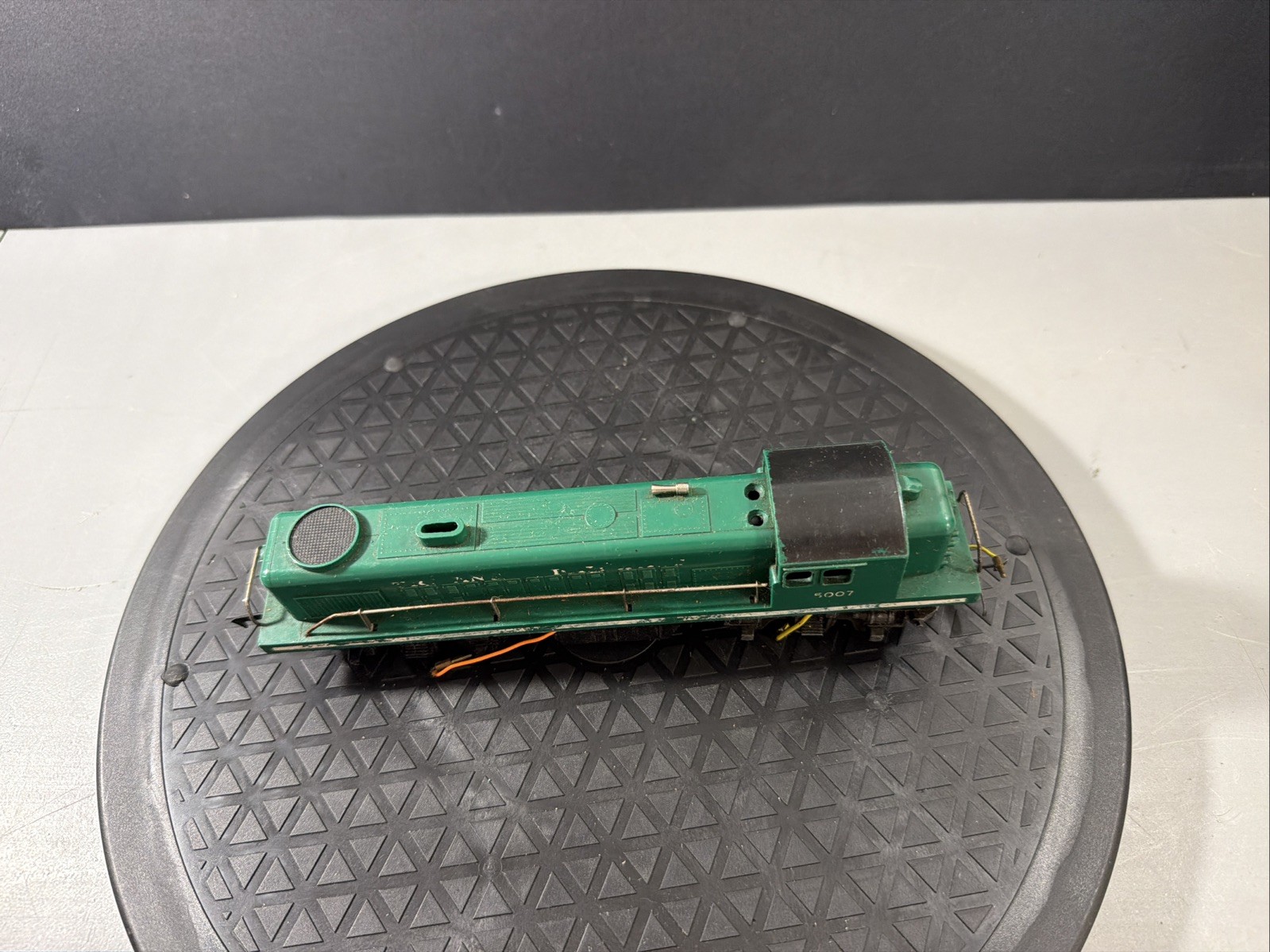 VINTAGE TRI-ANG RAILWAYS MODEL No.R.155 5007 DIESEL SWITCHER Green F.12