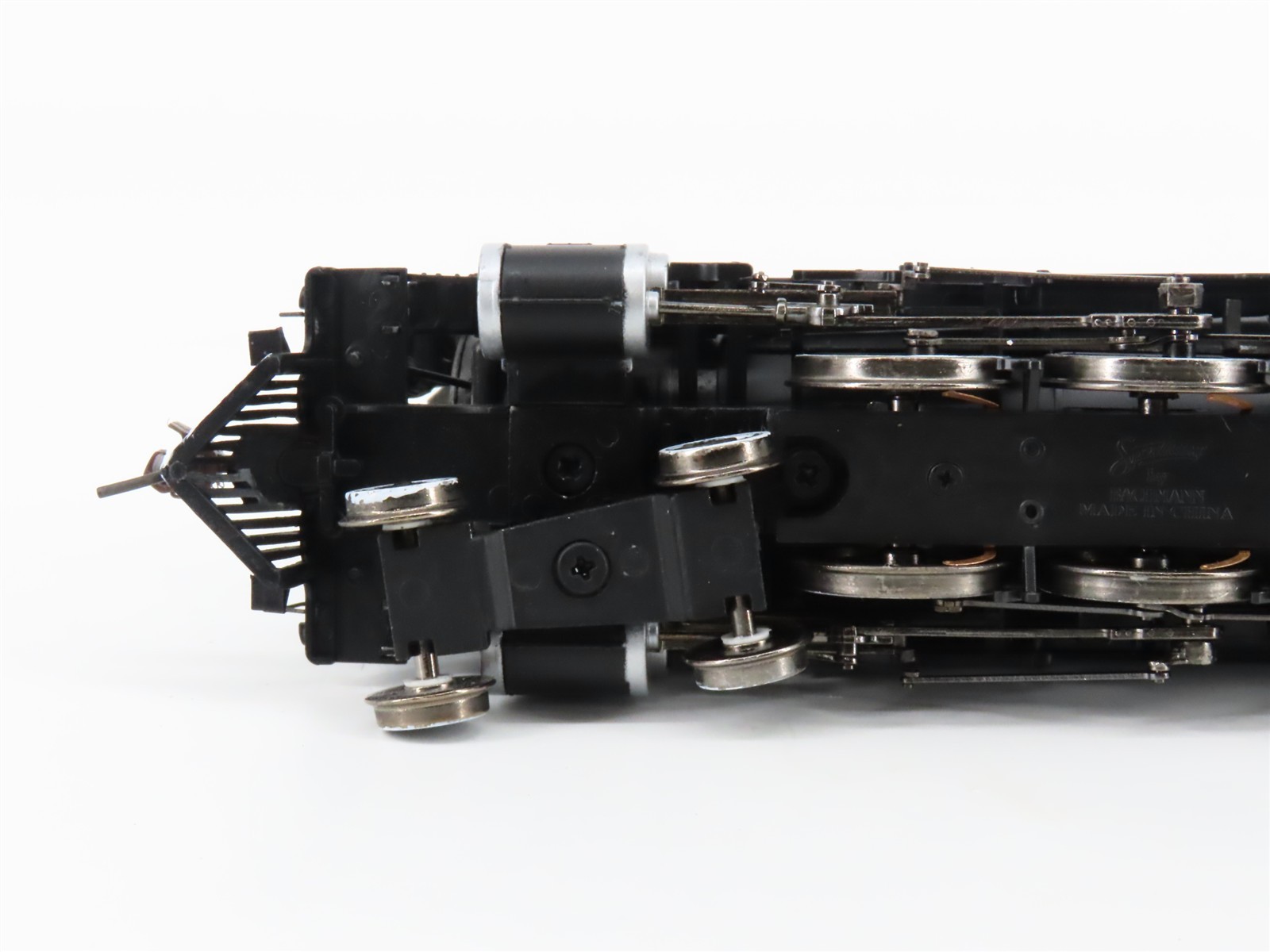 HO Bachmann Spectrum 82503 C&O Chesapeake & Ohio 4-8-2 J2 Steam #543 – DCC Ready