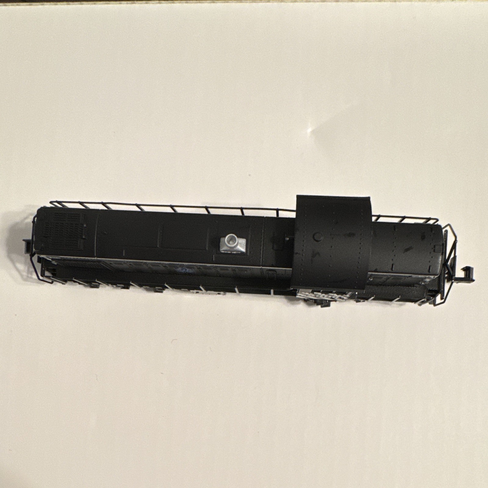 Atlas N RS-1 Diesel Locomotive Santa Fe 2396 Analog DC MPN 44002 Zebra