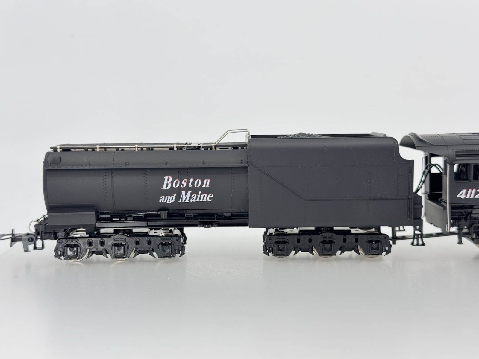 HO Mehano M646 Boston & Maine 4-8-2 Mountain Steam Locomotive B&M #4112