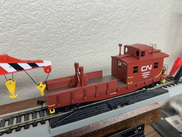 CANADIAN NATIONAL 200 ton ROTATING HEAVY DUTY WRECK CRANE w/TENDER HO SCALE NEW