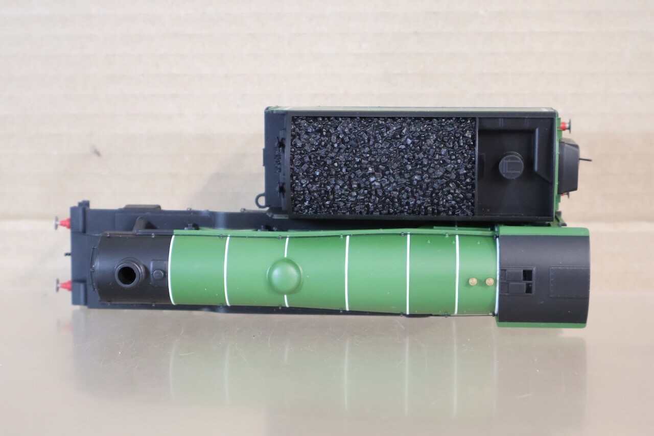 HORNBY R3086 DCC READY LNER 4-6-2 CLASS A3 LOCOMOTIVE 4472 FLYING SCOTSMAN om
