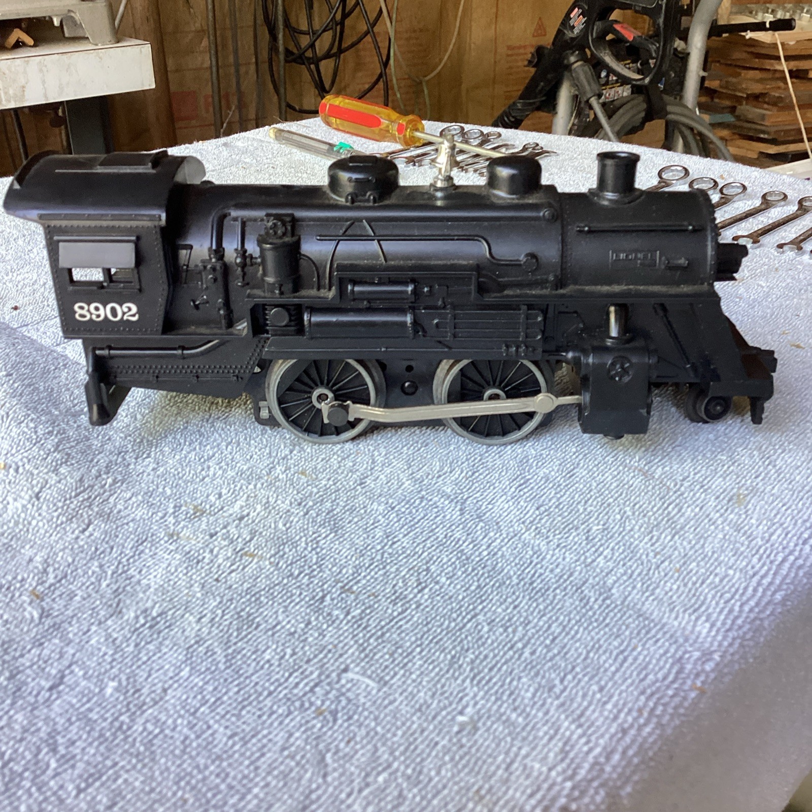 1986 LIONEL FREIGHT FLYER 027 GUAGE 5 UNIT ELECTRIC TRAIN SET LOCOMOTIVE