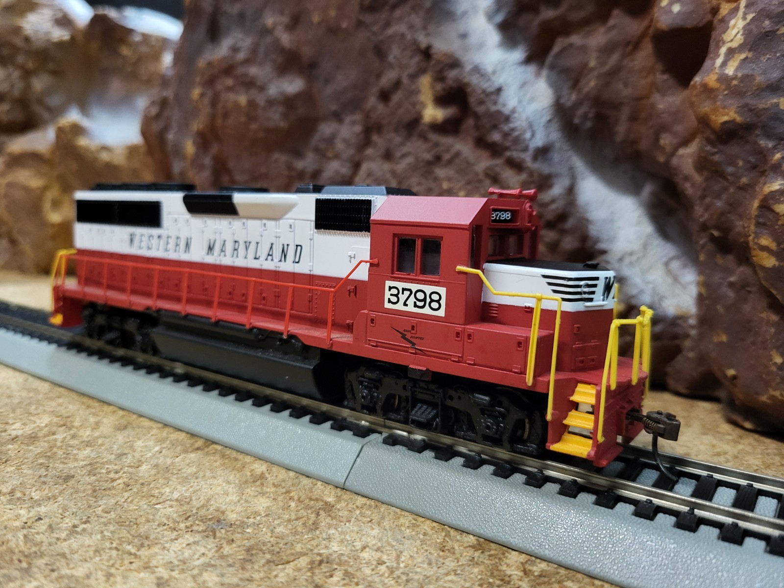 Bachmann 60337 HO DCC GP 40 Locomotive, Western Maryland #3798, $7/$3/$15 Ship