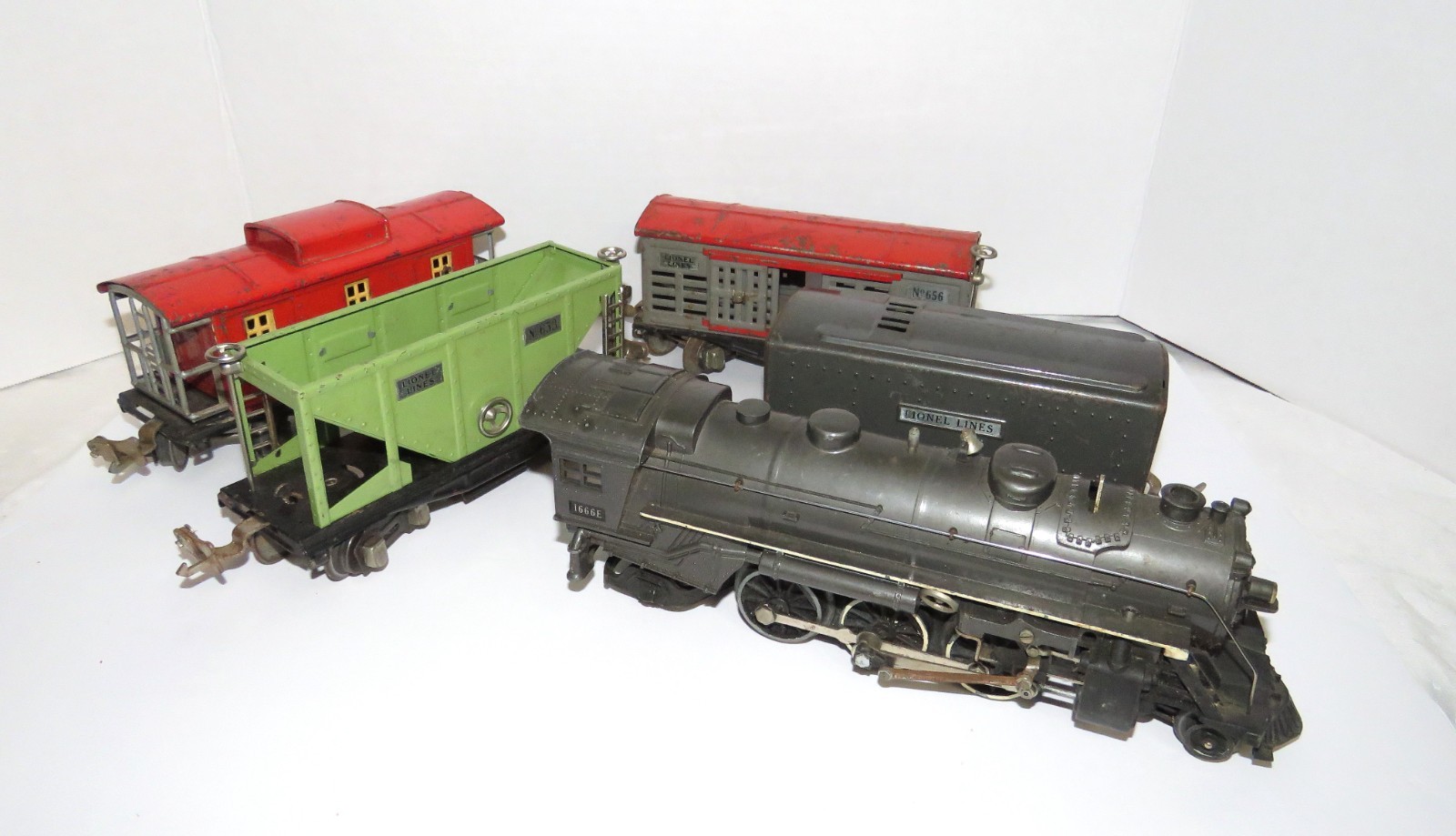 5 Piece O Gauge Lionel 1666E Steam Engine Lines Tender & Cars 1950s #656 653 657