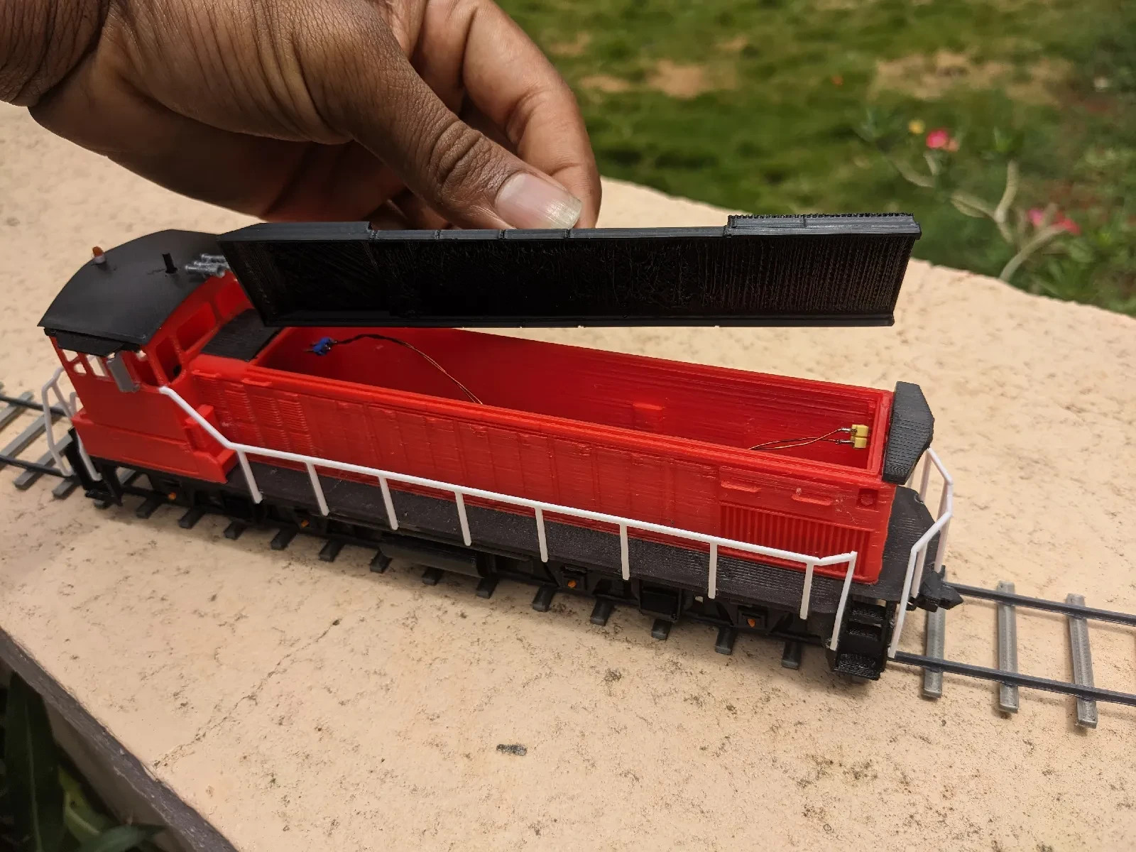 S‑Scale MP15AC Locomotive – Strong Plastic Model w/ Auto Coupler & Bogies