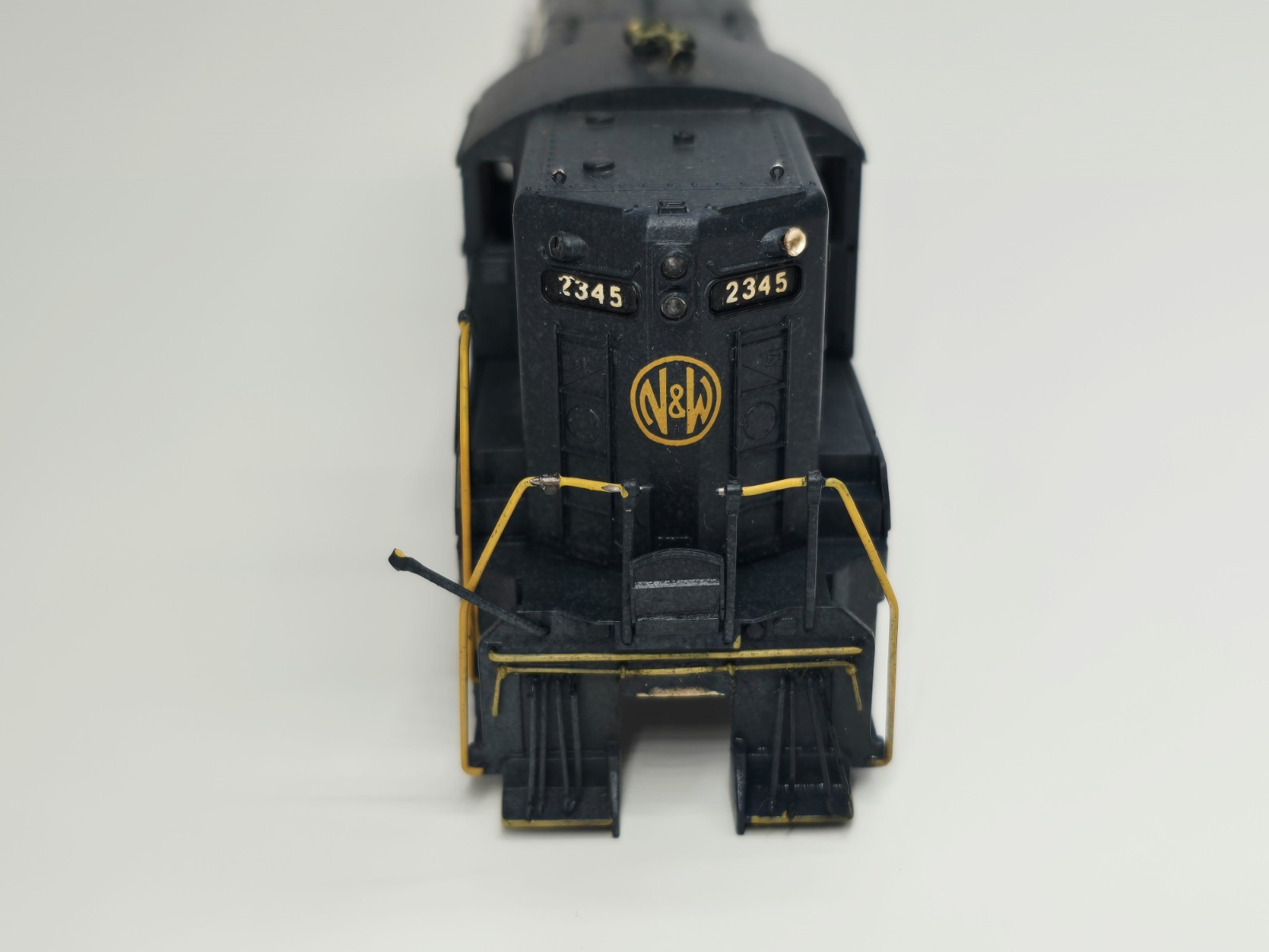 Ho Scale – SD9 Norfolk And Western Locomotive #2345 – Shell Only
