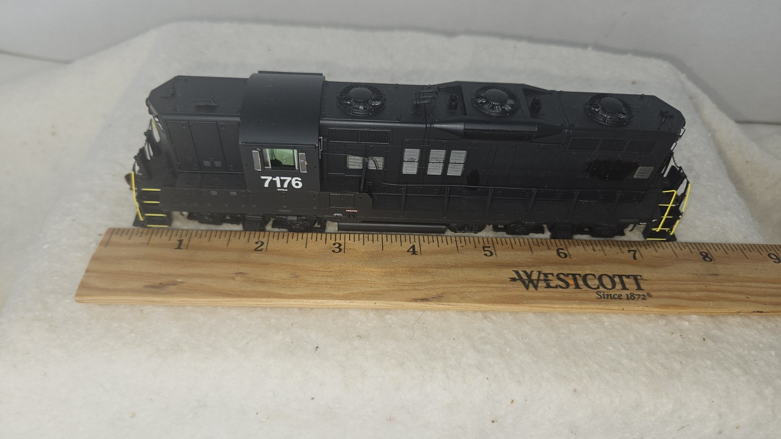 Athearn Genesis HO Scale Locomotive Train GP-9 #7176 DCC fitted – Please read