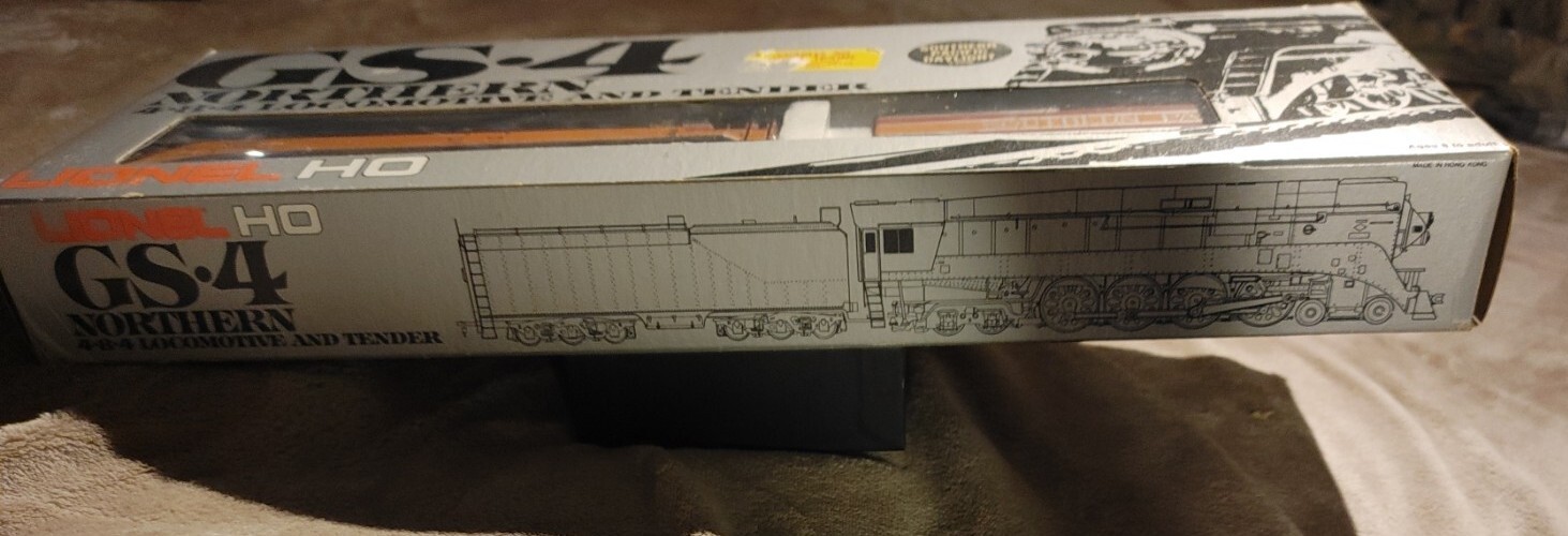 HO Scale Lionel, Steam Locomotive & Tender GS-4 4-8-4 Southern Pacific Daylight