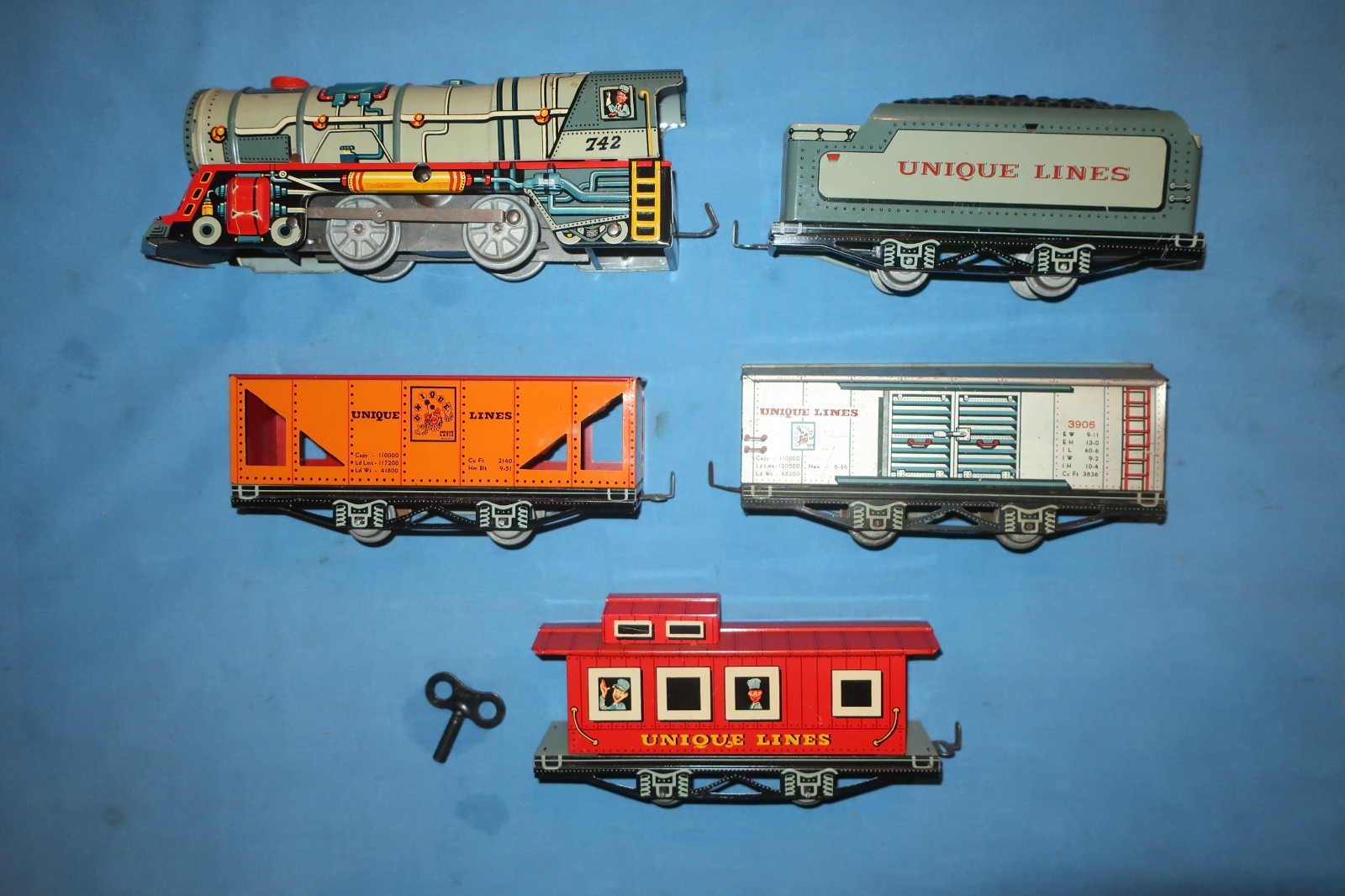 Unique Art #742 Clockwork Wind-up Locomotive & Tender Freight Set. Working. Nice