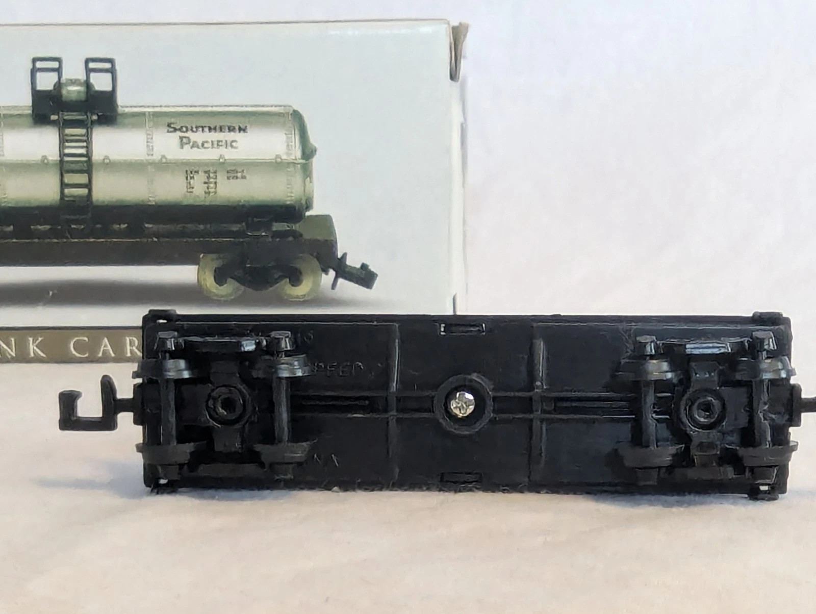 Southern Pacific 36′ Tank Car, Silver, N Scale Model, vintage 1995, NEW in Box