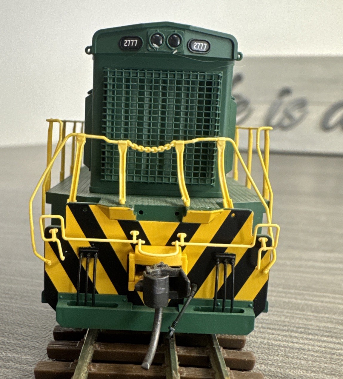 Atlas Master Series Gold HO #9425 Reading MP-15DC #2777 DOES NOT RUN/NEEDS TLC!