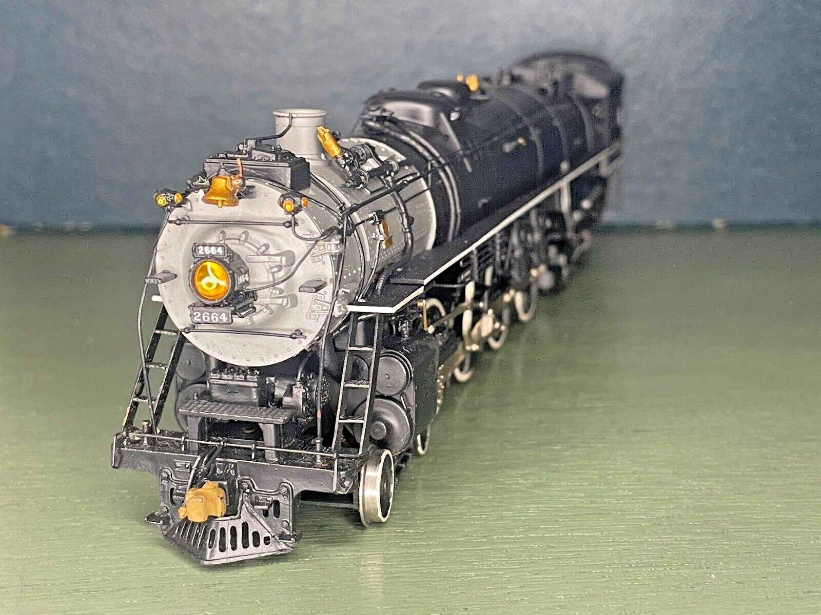 Fujiyama Kogyo #2664 NP Northern Pacific HO 4-8-4 Class A-3 w/ Box